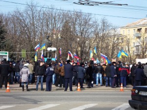 Protesters rally near the Taras Shevchenko statue in Luhansk in March. Photo by Lystopad via Wikimedia Commons