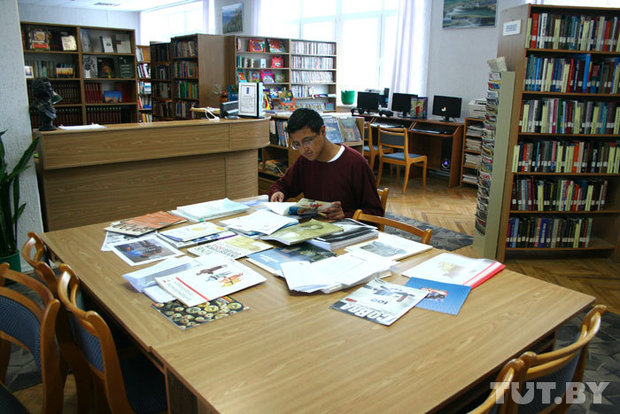 Andres Pancho at the Pushlin library