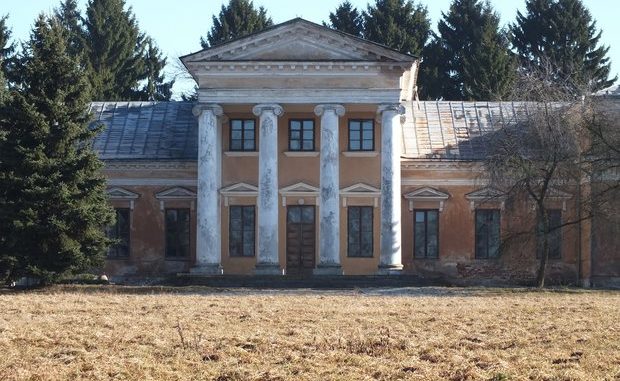 Old manor house in Snov, Belarus