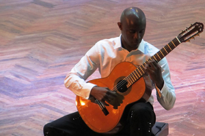 Master class taught by Cuban guitarist Ahmed Dickinson Cardenas. Photo via BSAM photogallery