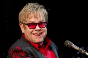 Elton John to play in Minsk Arena