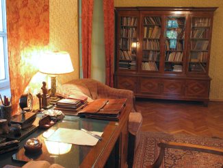 Yakub Kolas' study