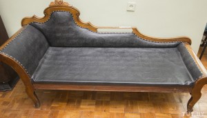 Yakub Kolas' couch
