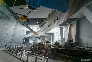 Models of tanks and planes