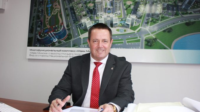 Gary Burrows, Dana Holding top manager